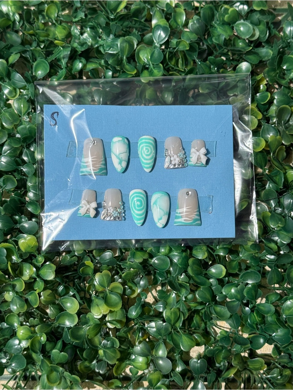 Mint/ aqua & white Decorative Press-On Nail Set